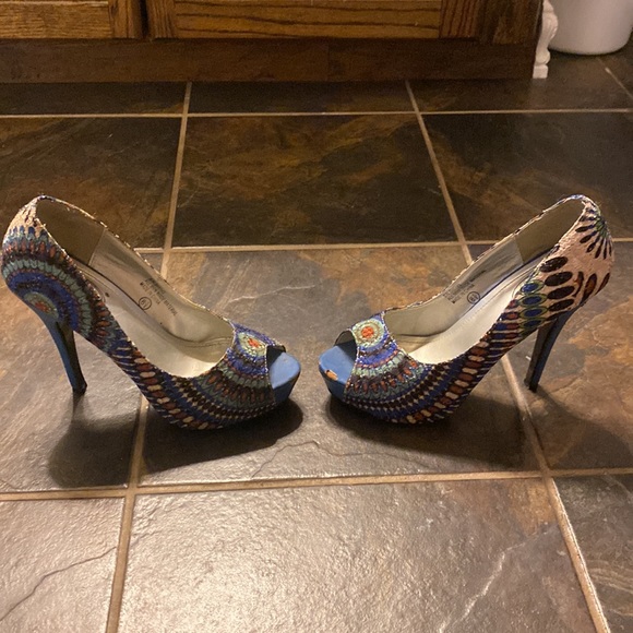 Vegas Peacock Heels - Picture 5 of 5